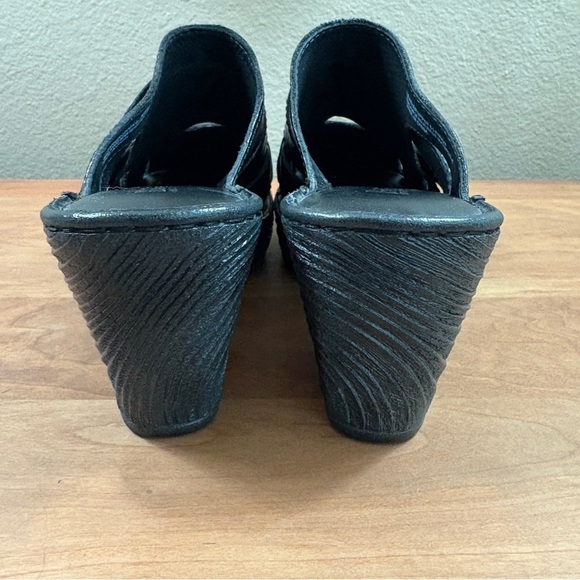 Born Pollina Black Leather Slip On Criss Cross Design Chunky Clogs Womens Size 8 - Picture 10 of 13